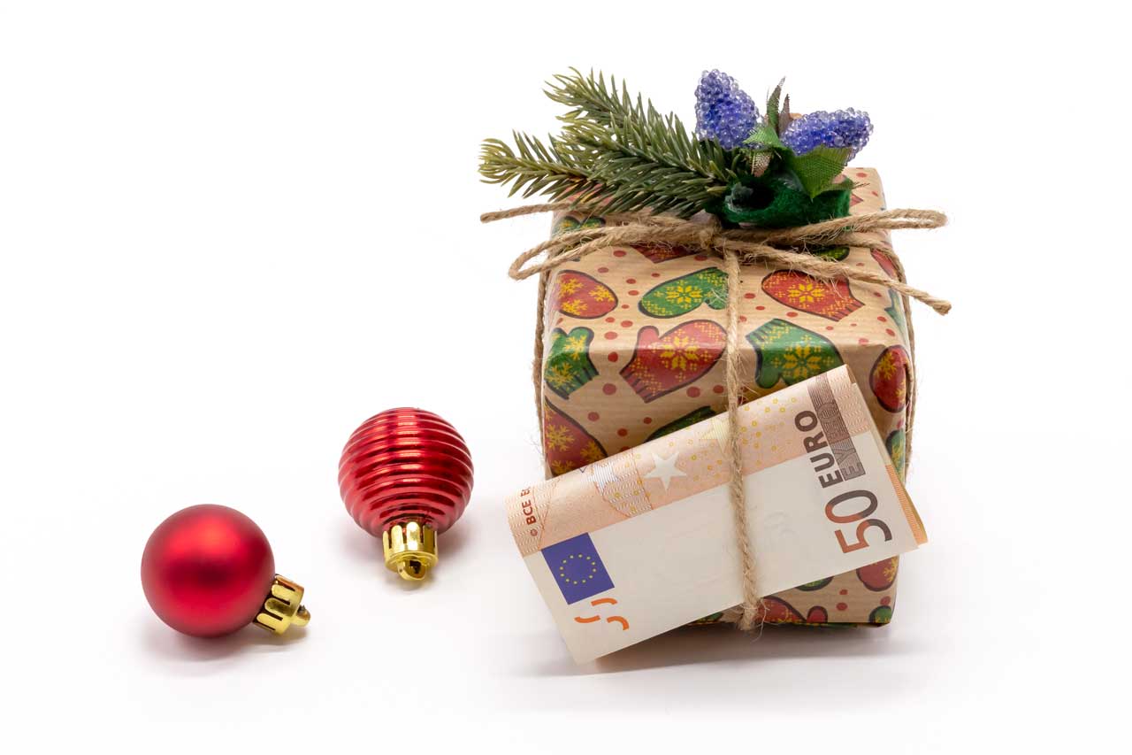 Geschenkbox mit Euroscheinen