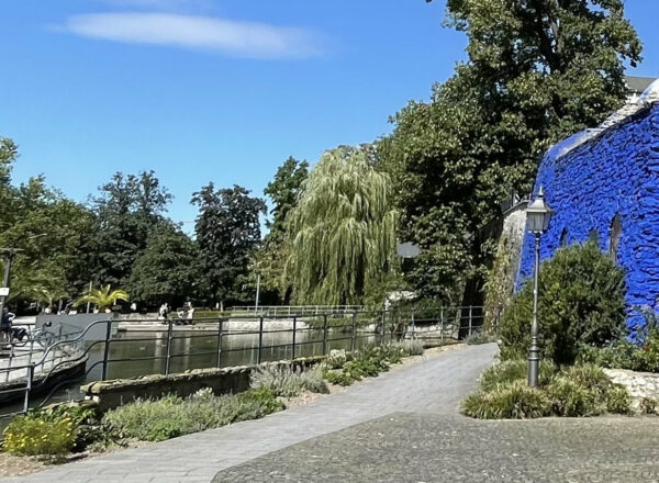 „Blaue Burg“ in Bad Lippspringe – Wasserverschwendung der Umwelt zuliebe